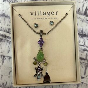 Villager Green and Purple Pendant Necklace Set